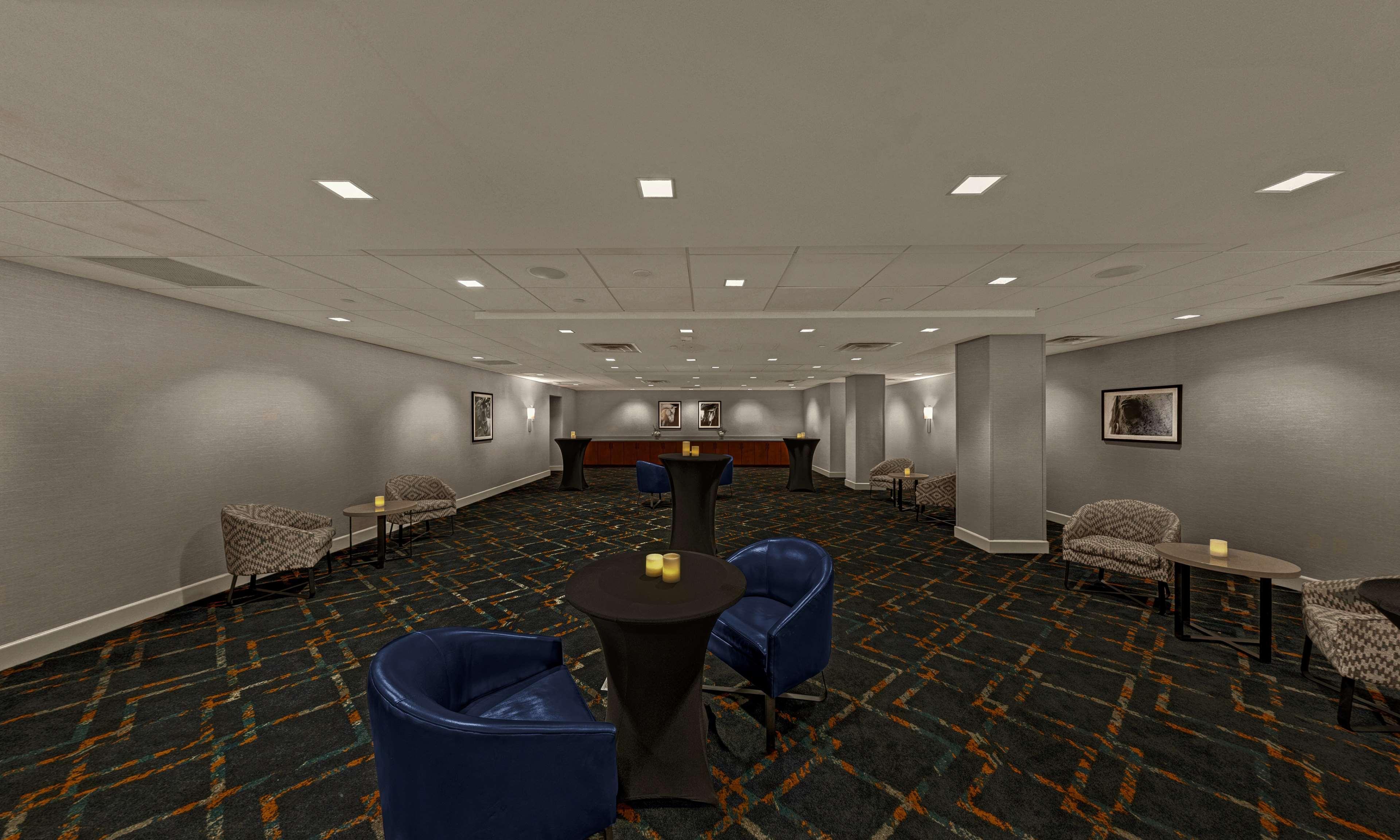 Embassy Suites By Hilton Oklahoma City Will Rogers Airport Exterior photo